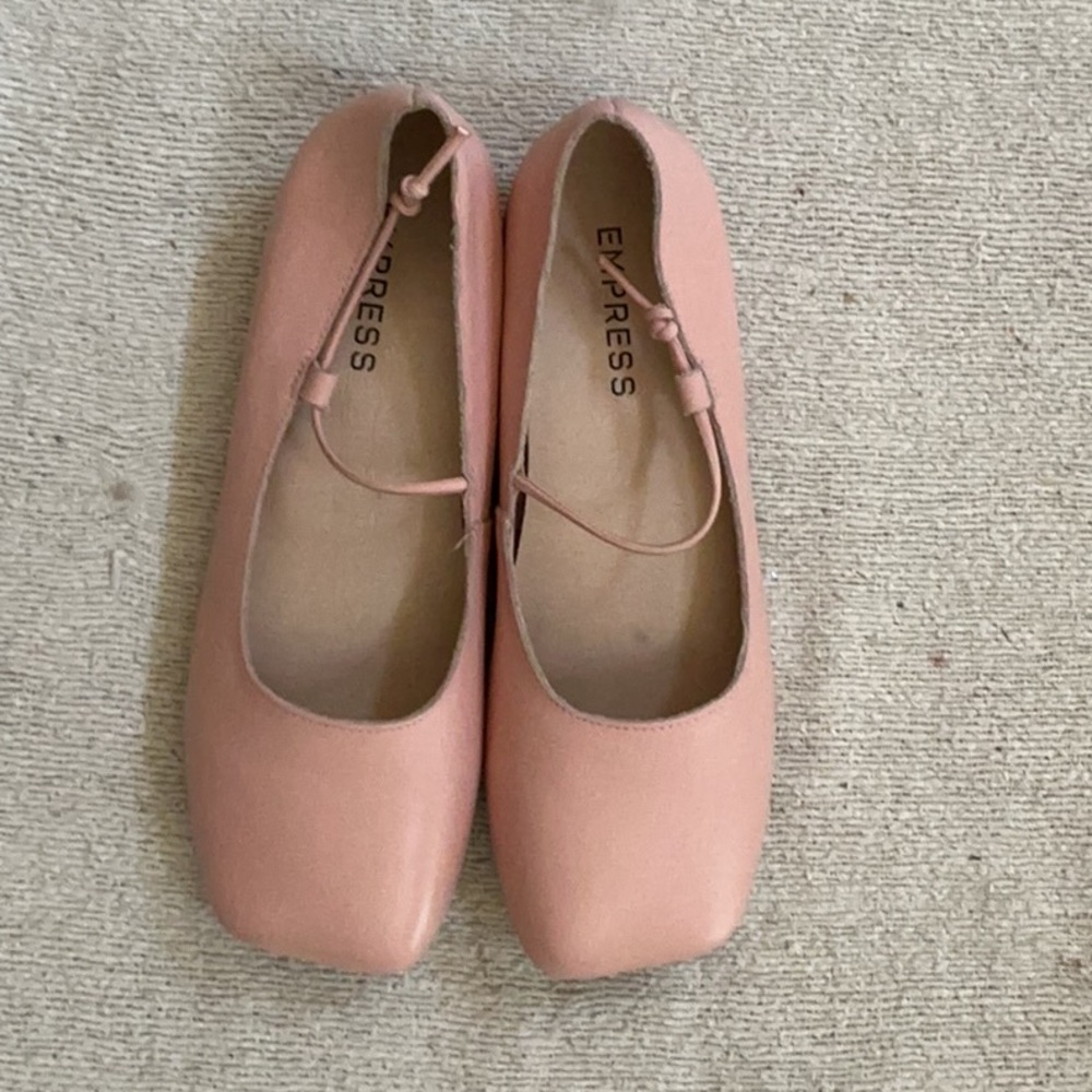 Empress Women's Pink Square-Toe Mary Jane Flats size 39 / 9